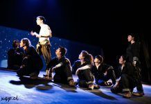 Film muestra tras bambalina una obra teatral entre sordos y oyentes
