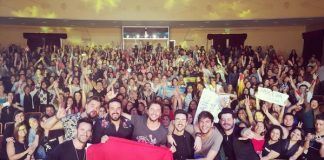 Manuel Carrasco tuvo un espectacular debut en el Teatro Oriente de Santiago!
