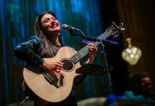 Mon Laferte tuvo un exitoso concierto en un Movistar Arena repleto!