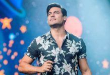 Carlos Rivera recibe reconocimiento como compositor