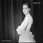 Martina Petric presenta su primer disco titulado «Velvet»