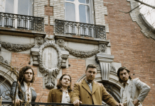 Arctic Monkeys anuncia el 7” del sencillo ‘Tranquility Base Hotel & Casino’ + el Lado B ‘Anyways’