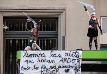 Fotoreportaje: Rostros y carteles de la Marcha Feminista del Día de la Mujer 2019 en Santiago de Chile