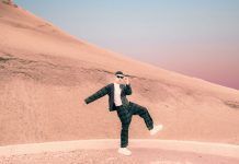 Jugar a la botellita y el nerviosismo escolar: Gianluca estrena video para “Flotando”