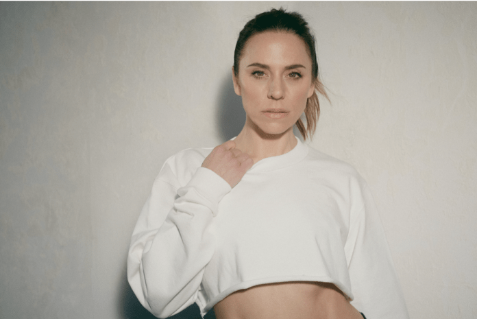 Melanie-C-lanza-nuevo-sencillo-y-video-Who-I-am1