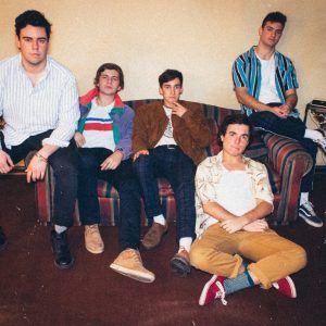 Seiscuerdas renueva el indiepop chileno con «Equis”