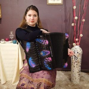Chilena gana cuarto lugar en premio considerado «el Grammy de los acordeonistas»