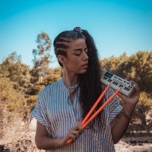 Canto de resilencia y valor: Valentina Peralta estrena Noche