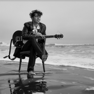 Chinoy anuncia «Valpo lo hizo cantar», disco doble con sus primeras creaciones
