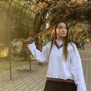 May Villalobos: la cantante adolescente que se abre paso en la escena musical chilena