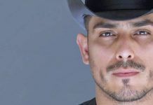 Espinoza Paz celebra su éxito en latinoamérica