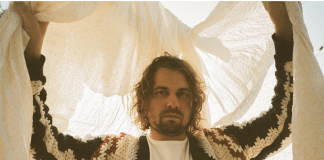 Kevin Morby presenta nuevo sencillo y video ‘A Random Act Of Kindness’