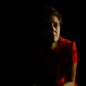 La cantautora nacional Naara Andariega presenta su nuevo single «Claroscuro»
