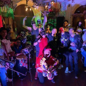 Santaferia lleva la cumbia casera a Bolivia