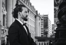 Ricardo Arjona publica su esperado libro ‘Blanco y Negro’ previo a su show en Chile