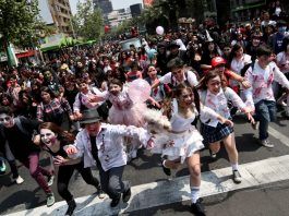 Zombiewalk regresa recargada a las calles de Santiago
