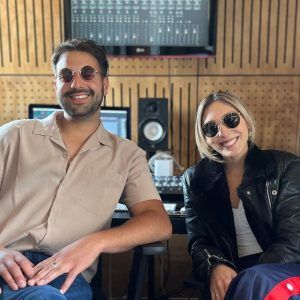 Antonio Berzá y Píamaria Silva lanzan un cálido villancico Ad portas de navidad