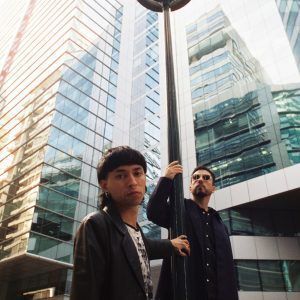 Escucha el EP debut de Entr3: «Objetos & Reflejos»