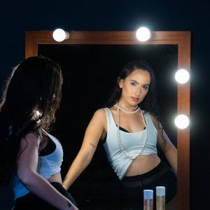 Shirel sorprende con el estreno de “Otra Mujer”