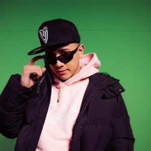 Lucky Brown se la juega con el romántico reggaetón bailable “Mírame”