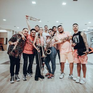 Sonora 5 Estrellas y Dunguita te invitan a bailar con «Volar y Volar»