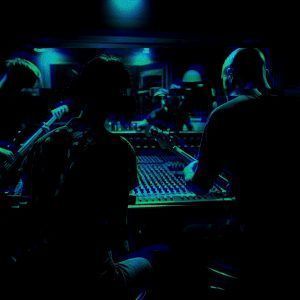 «Pasea conmigo / Free yourself»: Proyector irrumpe en la escena con sencillo doble