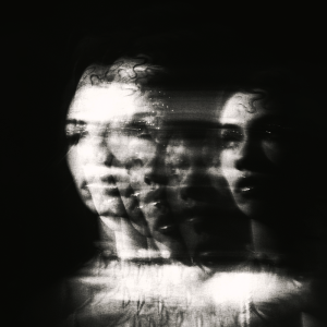 Virco lanza “Cherry Coke”: un tenebroso viaje musical a través del tiempo.
