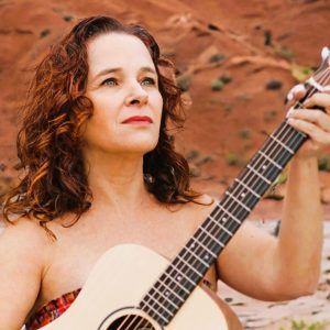 Rosario Mena lanza su nuevo single titulado “La Escucha”