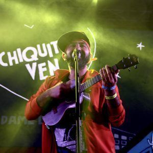 Juanito Ayala celebra 25 años de música junto a Sara Hebe y Metalengua en M100