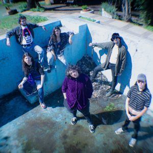 Rock y funk contra lo establecido: Escucha «Kaos» lo nuevo de No Kemen a Las Brujas