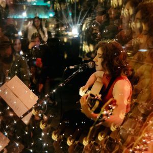 Rayén García presenta “Solántica”, un espacio de descanso y tranquilidad frente a la incertidumbre