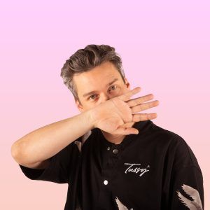 No Rim nos sumerge en ritmos futuristas y la vanguardia sonora con su álbum debut “Lasers Maniacs”