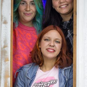 “¡Qué chucha el Mundo!” y como Malandra a Secas relatan la cotidianidad con la decadencia social mundial