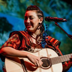Desde Australia, la cantautora chilena Vanessa Estrada presenta “En el Río”, su nuevo single