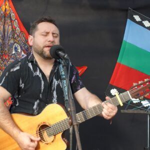 Juanjo Montecinos cierra su exitosa gira «Viajero» con emotivas e íntimas presentaciones en el centro y sur de Chile