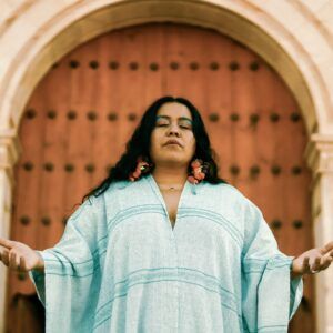 La Maga: el nuevo single de la cantautora mexicana-chilena Maru Coronado