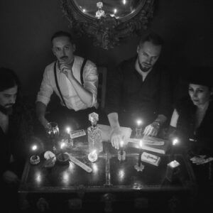 Favna Abisal estrena su nuevo álbum “La casa de los siete espejos”