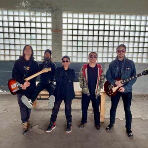 LOS MISERABLES LANZAN CD DE SU “DISCO NEGRO”