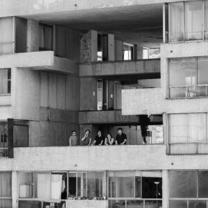 “Disminuido” ante el mundo: escucha el nuevo LP de No Tan Humano