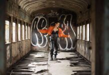 Simo estrena videoclip de su autobiográfico single «Sólo tomó mil años»