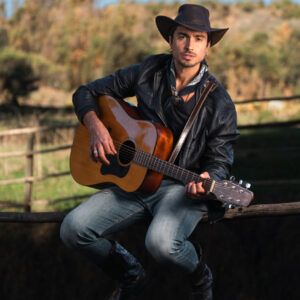 Mîke Narr el “Cowboy Chileno” estrena su nueva canción “De Carretera”