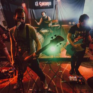 IIII estrena en vivo su disco “Nueva Desesperanza”