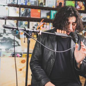 Al estilo “Tiny Desk”, St. Mängata estrenó sesión en vivo