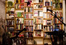 «El Pasaje Café” con resistencia cultural y creatividad acerca la música y la literatura a la comunidad en Viña del Mar