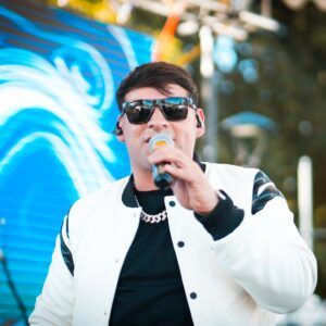 Luciano Auad se posiciona en la escena musical de los corridos chilenos con “Otra vez”