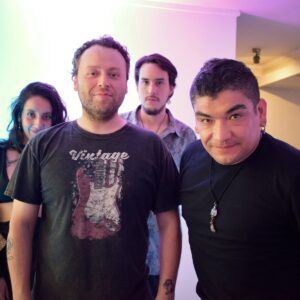 Cuesco Huacho presenta su versátil propuesta de música bailable “El Ritmo del Ska”