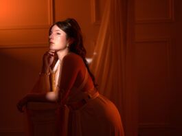 Debut de una Pop-Star: Meli Jo presenta «Antígona»