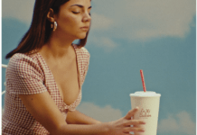 MAFALDA CARDENAL lanza su nuevo single «EN MI BALCÓN» y el pre-save de su álbum debut