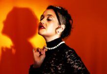 La Charawilla rescata el bolero como patrimonio musical de la bohemia porteña en “Tus besos”