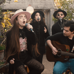 “En el patio” estrena su cuarta temporada para impulsar la música emergente chilena